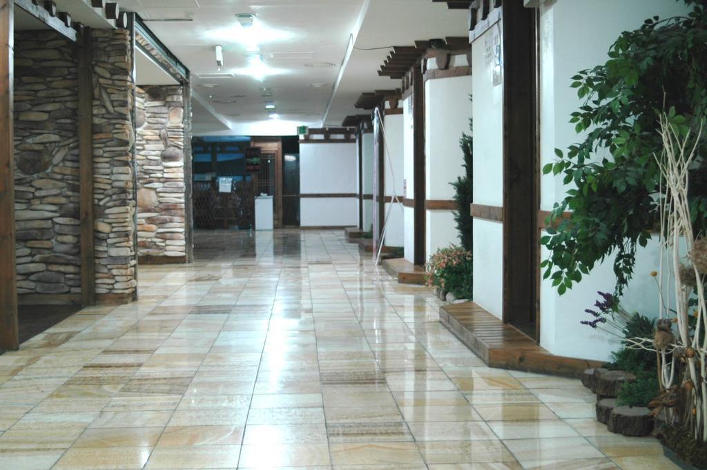 Wisma tamu Itaewon Land & 2*