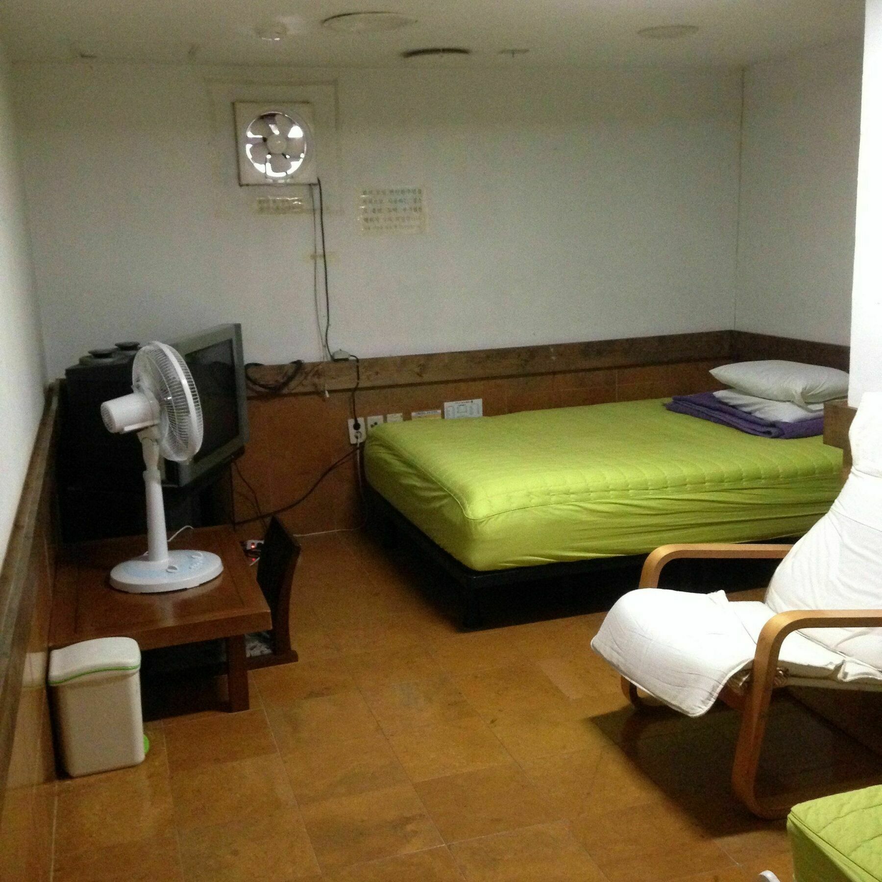 Itaewon Land & Wisma tamu 2*