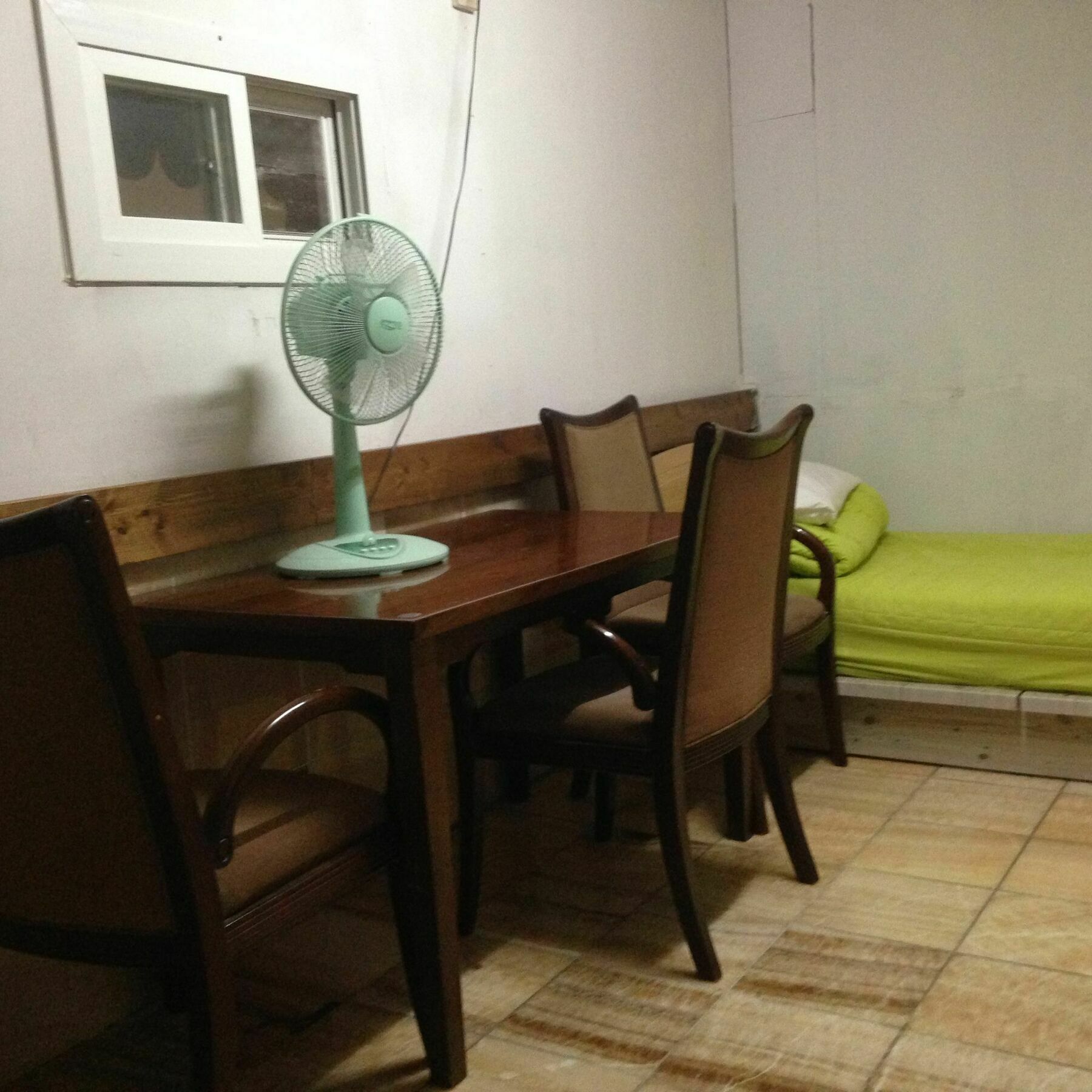Itaewon Land & Wisma tamu 2*
